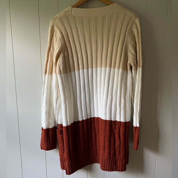 Knit color blocked long cardigan. Size medium - Picture 4 of 4